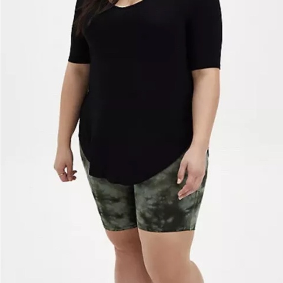 Torrid Green Tie Dye Bike Short Size 2 - Picture 2 of 3